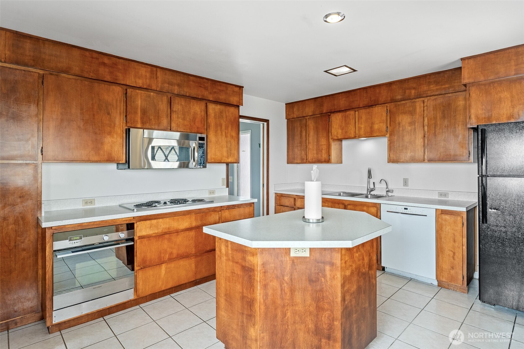 1210 N Ashland Avenue Property Photo 10