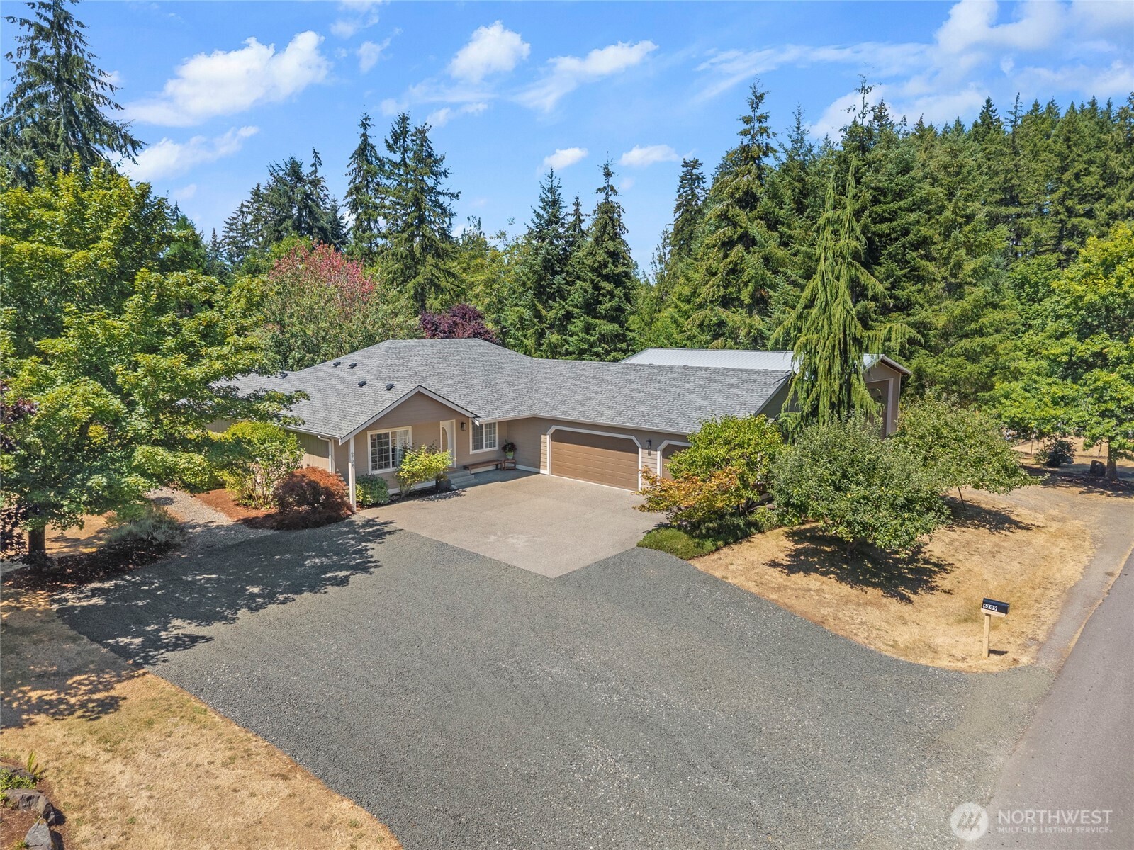 6709 Appletree Lane Property Photo 1