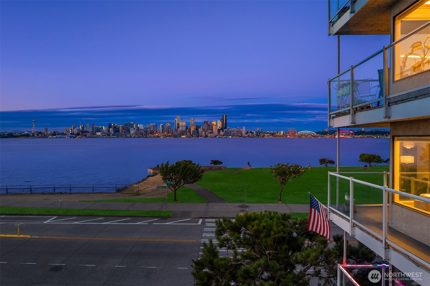 1101 Harbor Avenue 2c Property Photo 1