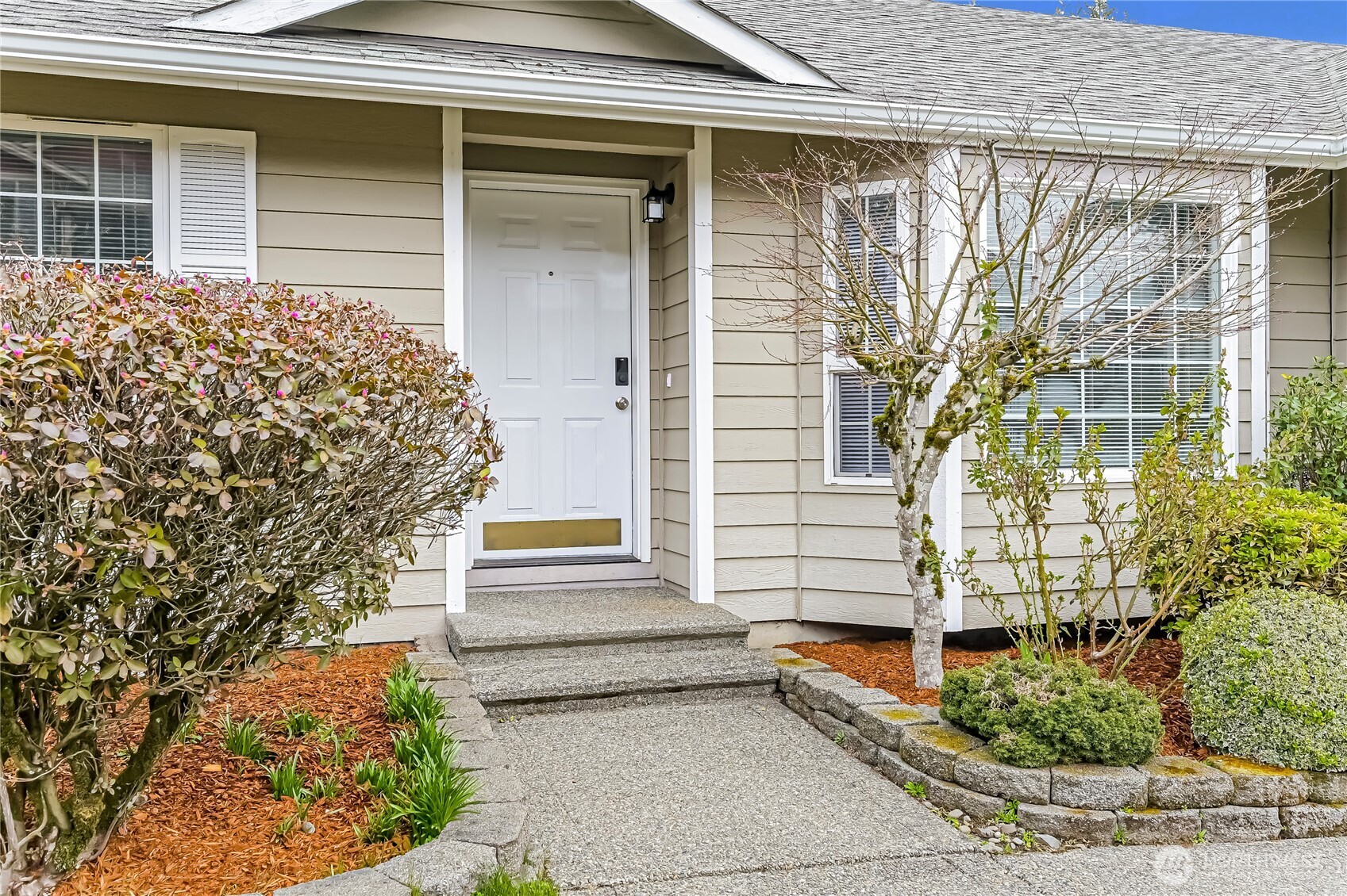 9905 141st Street Property Photo 3