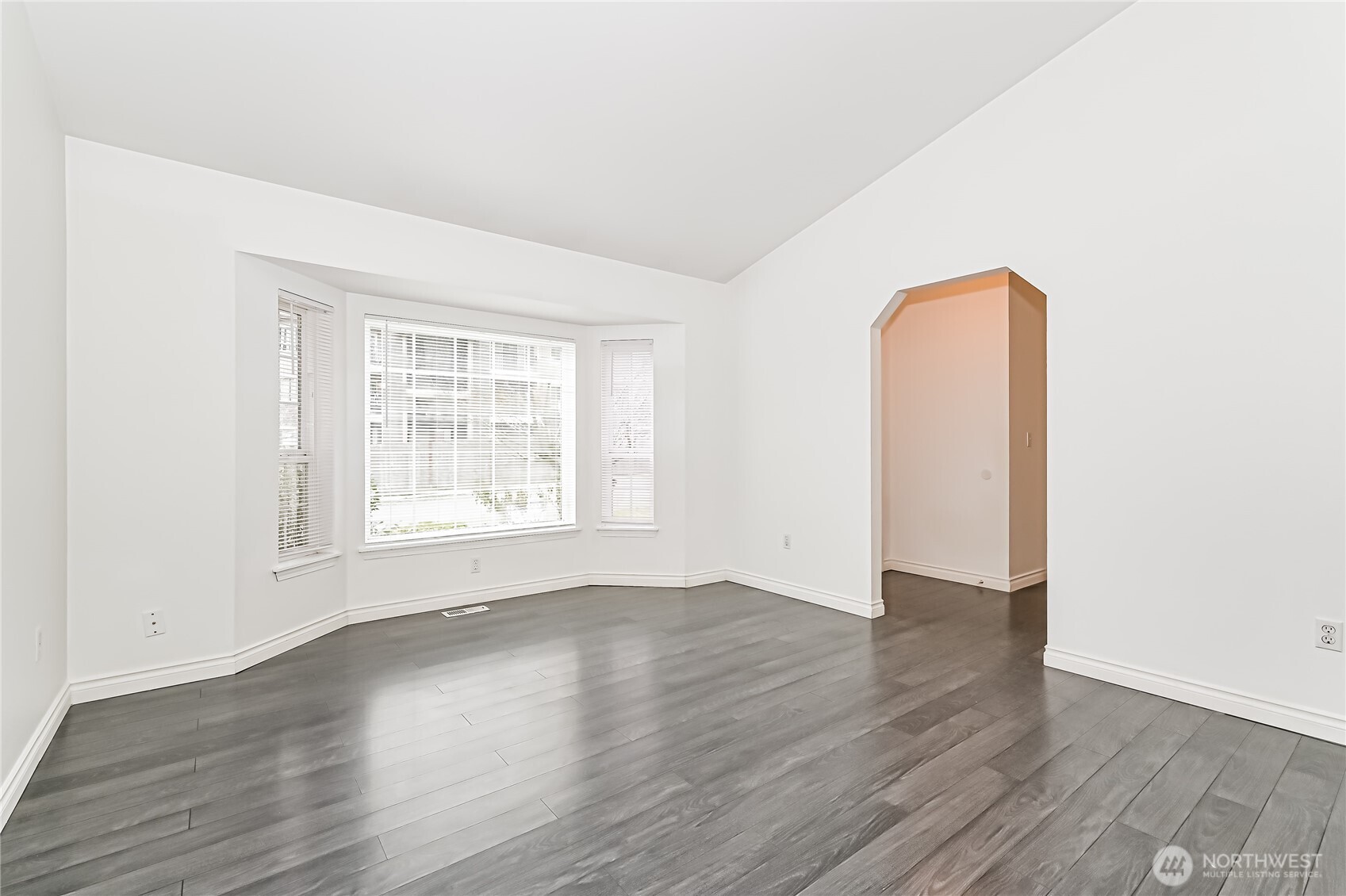 9905 141st Street Property Photo 4