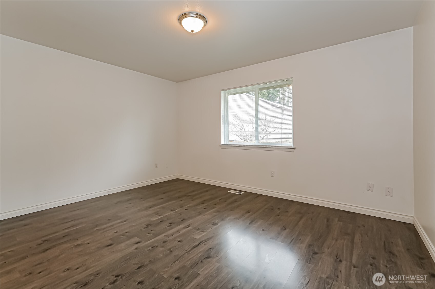9905 141st Street Property Photo 10
