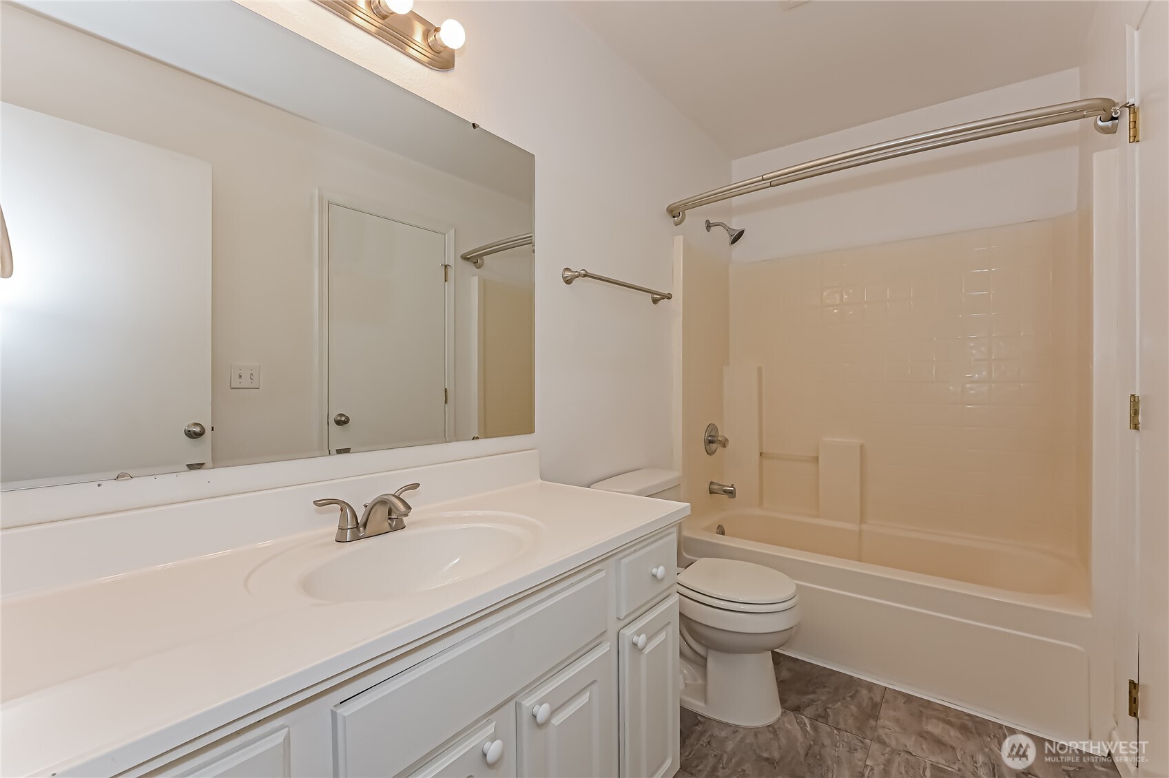 9905 141st Street Property Photo 11