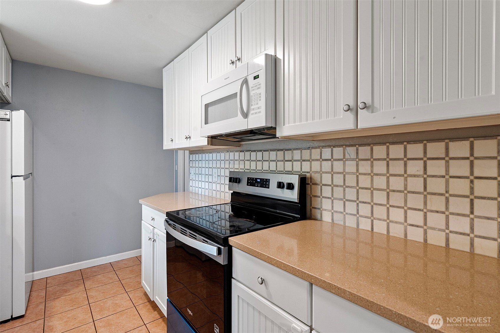 31327 12th Place Property Photo 6
