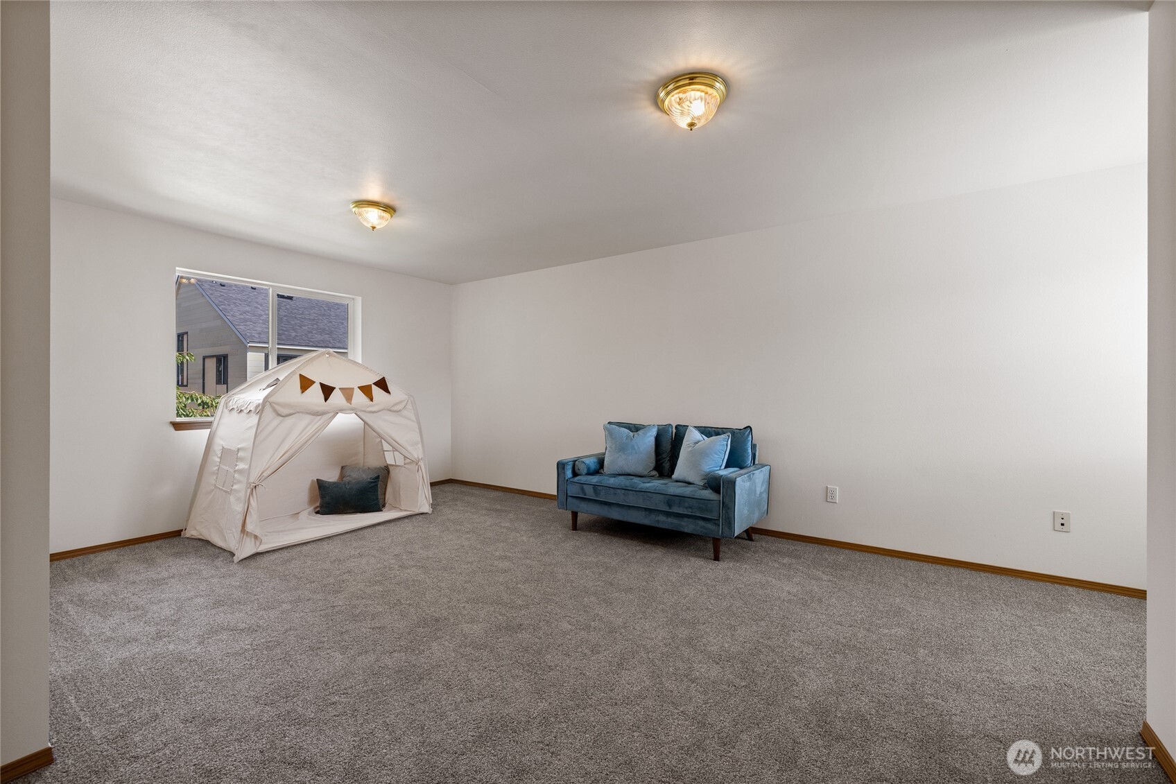 808 13th Street E Property Photo 18