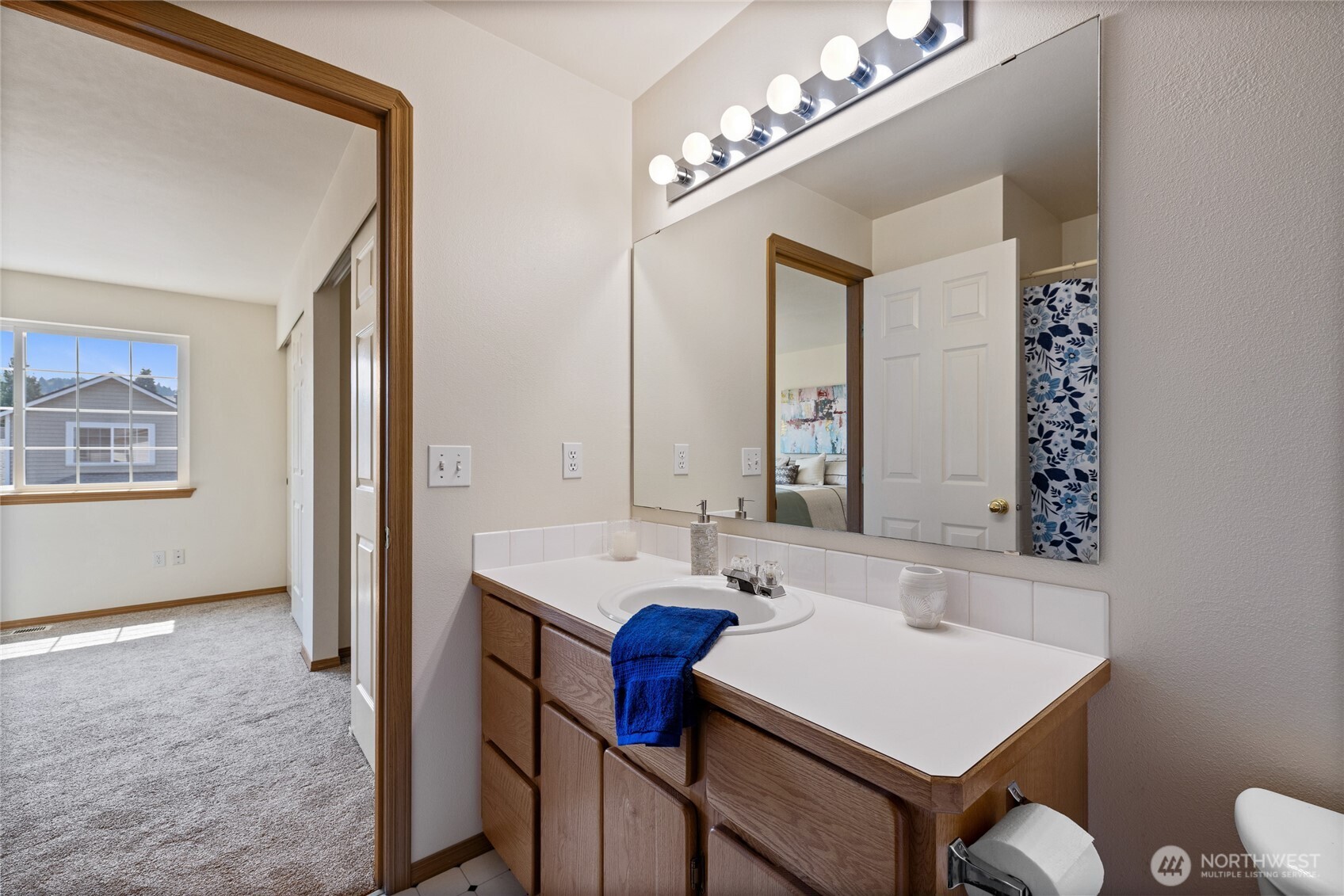 808 13th Street E Property Photo 23