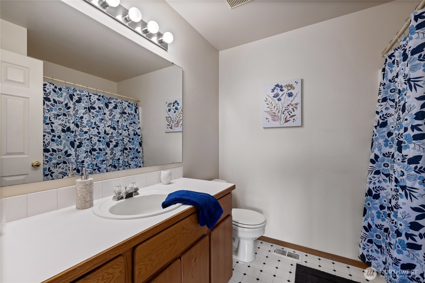 808 13th Street E Property Photo 24