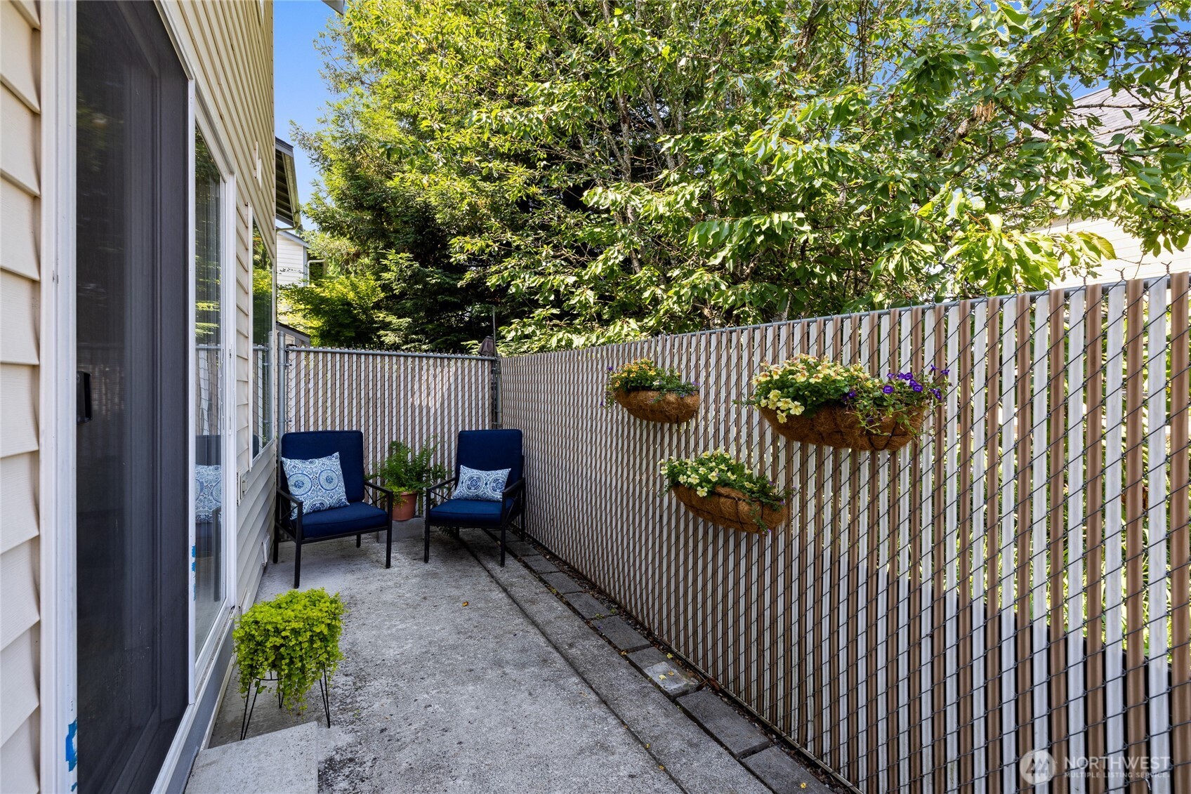 808 13th Street E Property Photo 27