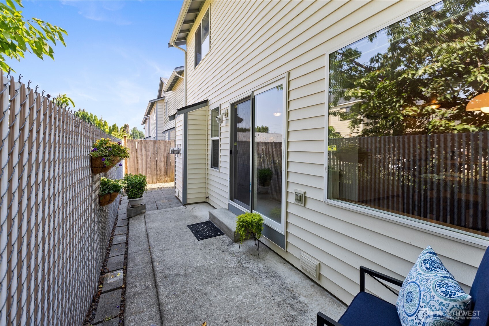 808 13th Street E Property Photo 28