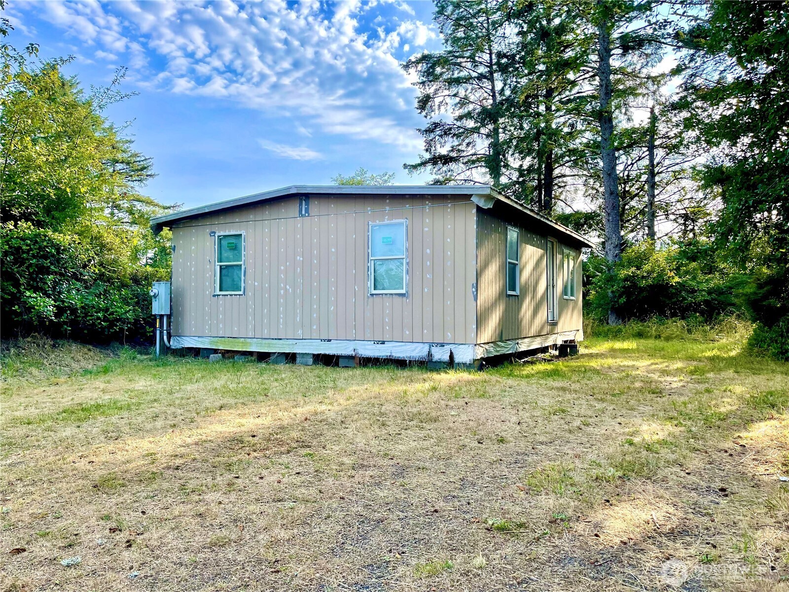 777 Edgewood Avenue Property Photo 1
