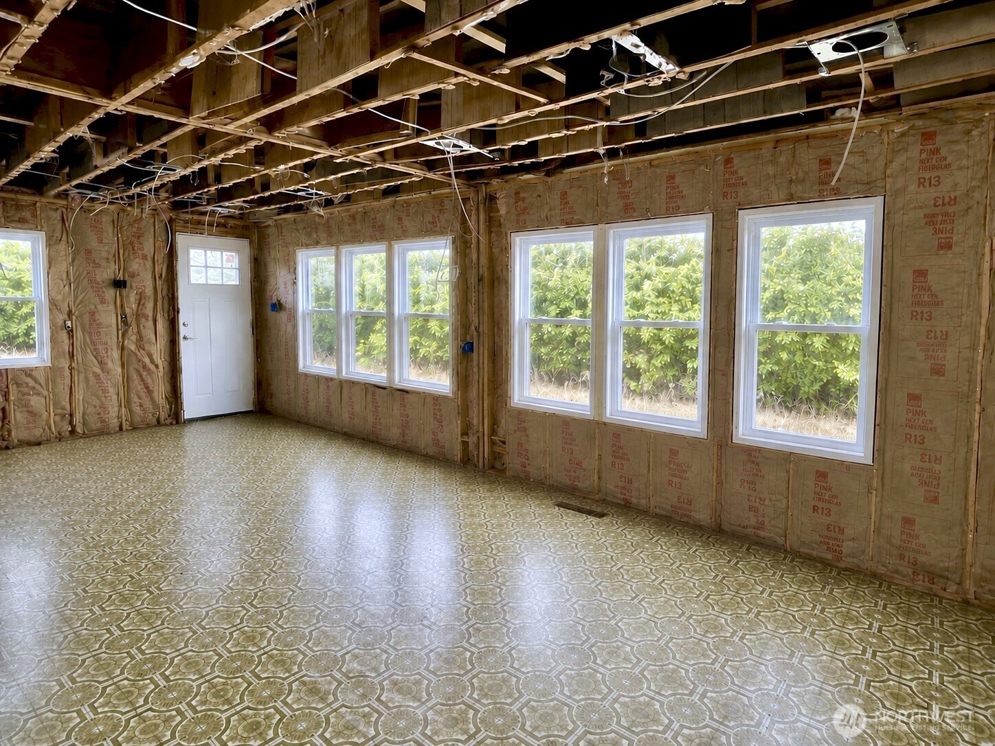 777 Edgewood Avenue Property Photo 4