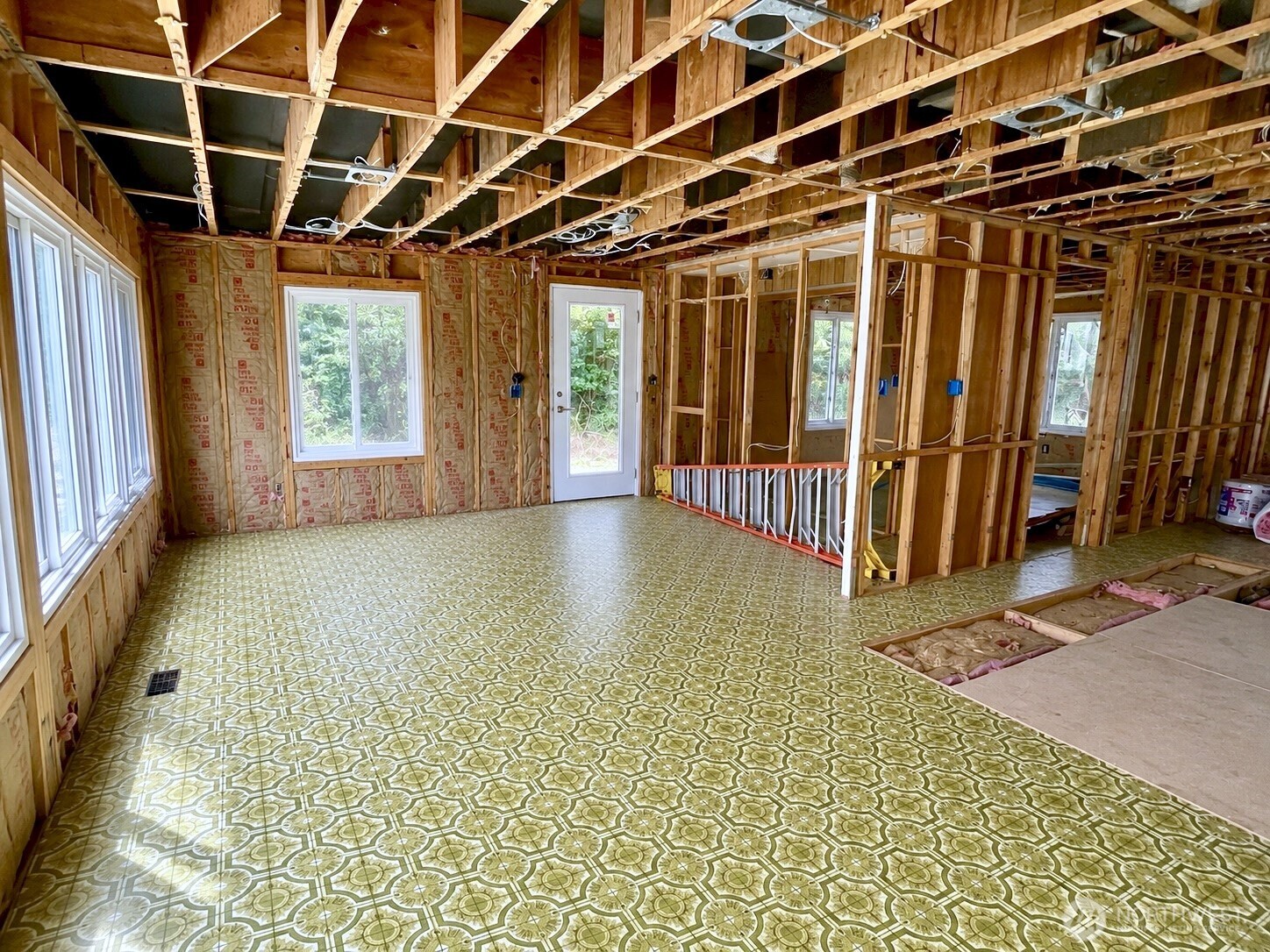 777 Edgewood Avenue Property Photo 8