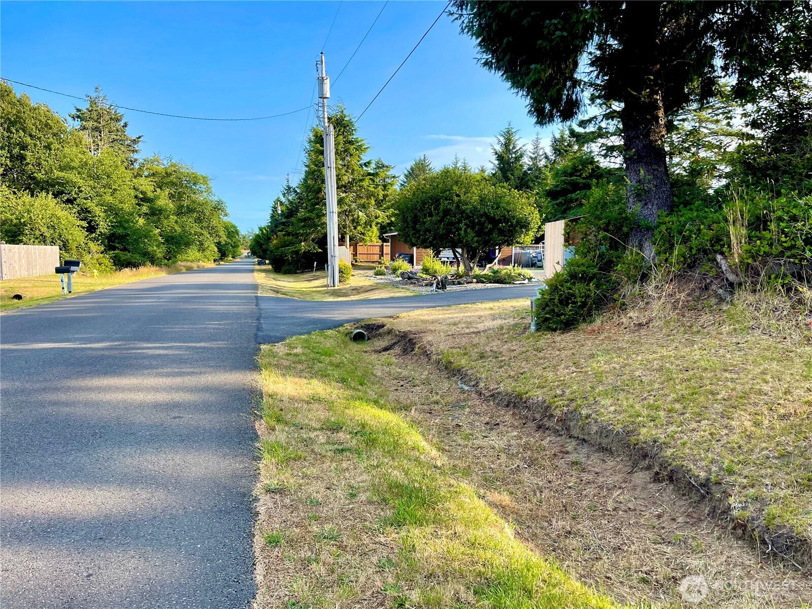 777 Edgewood Avenue Property Photo 31
