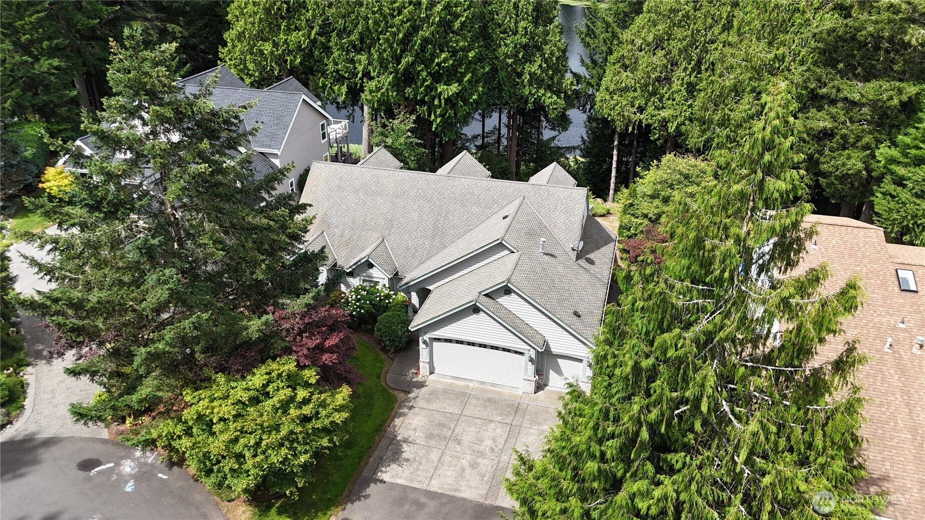 11 Whispering Cedars Court Property Photo 2