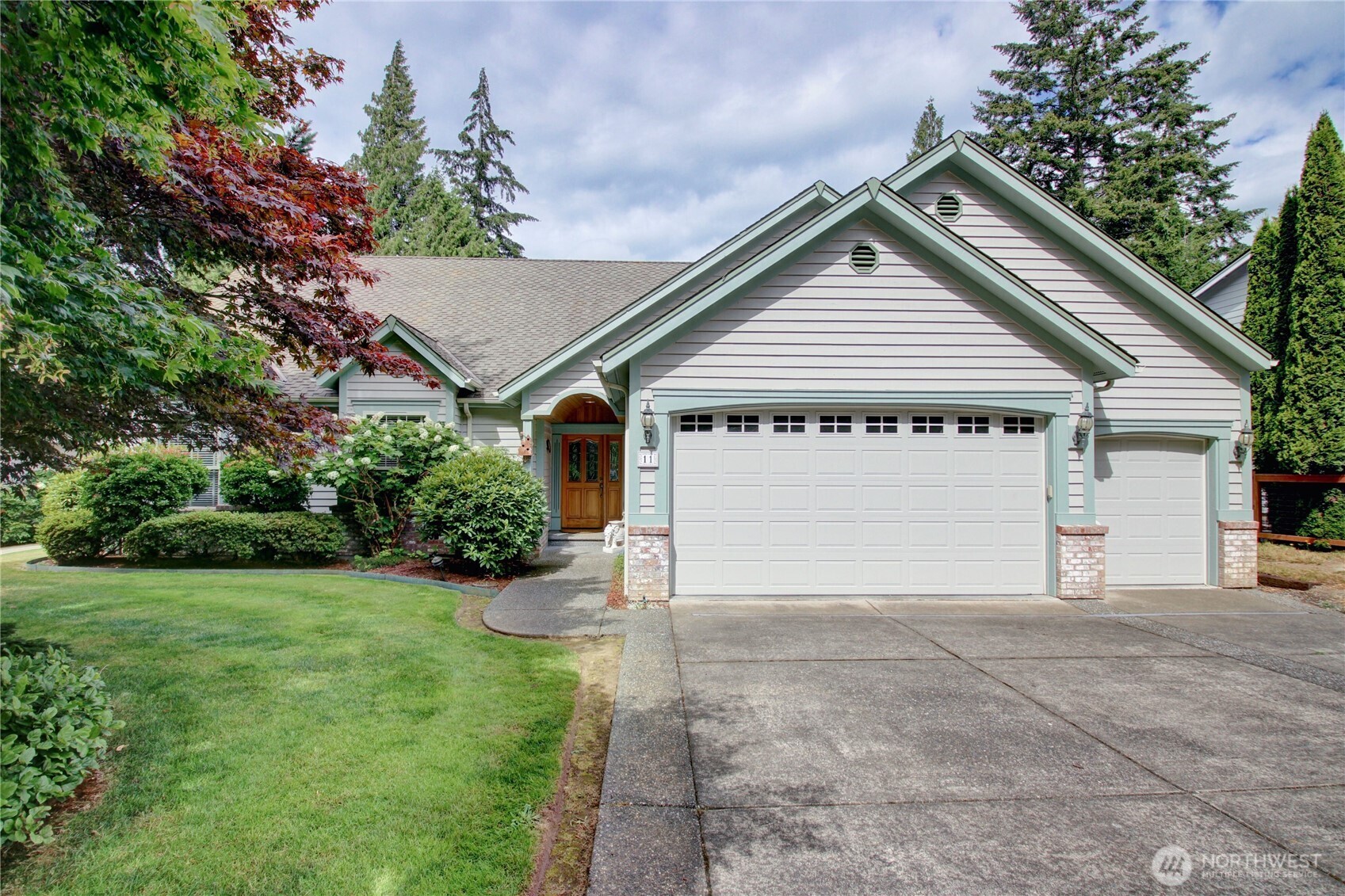 11 Whispering Cedars Court Property Photo 4