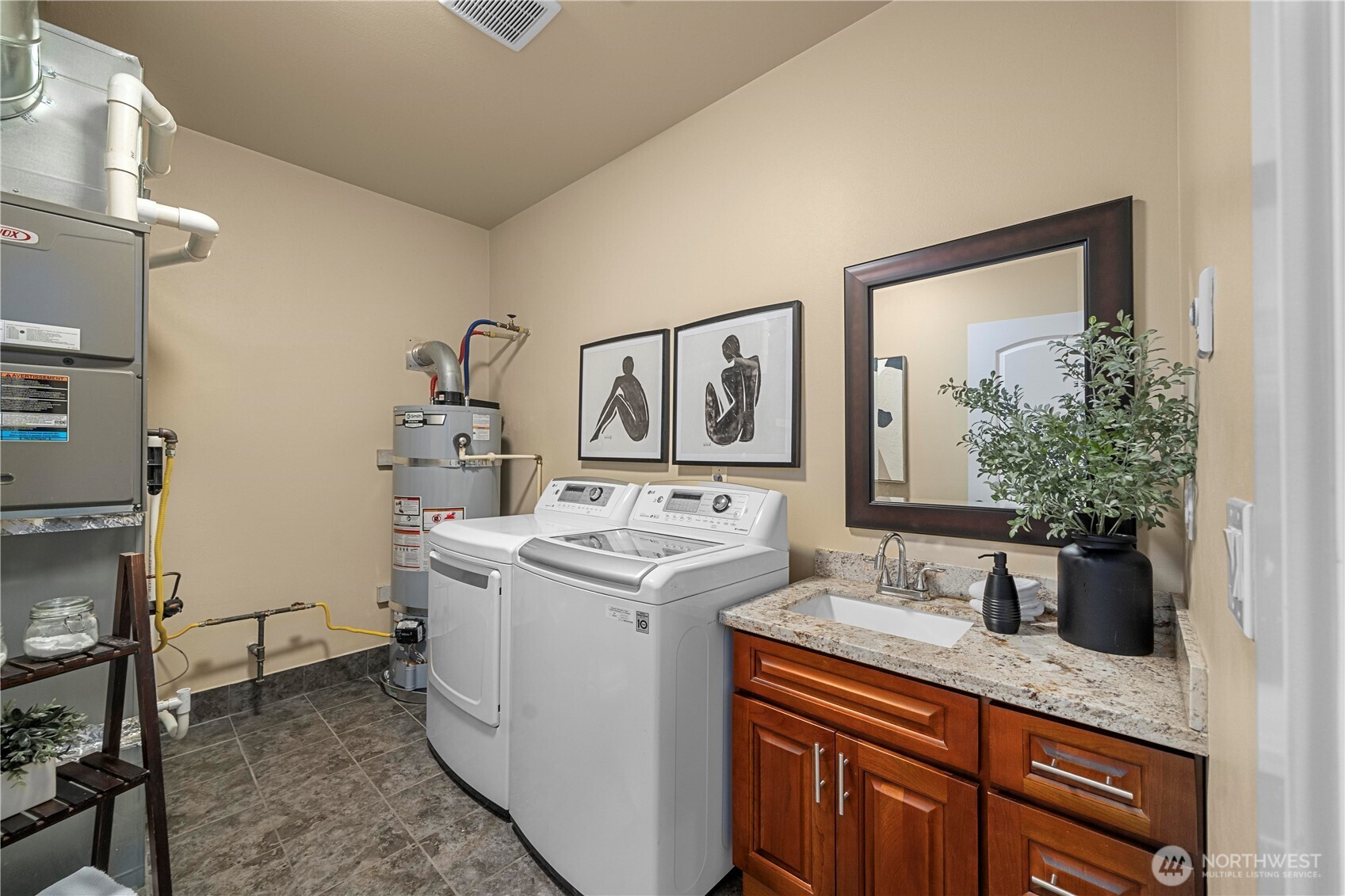 3139 Oas Drive Property Photo 17