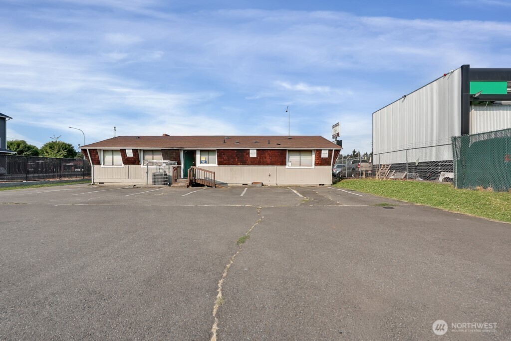 14609 Pacific Avenue Property Photo 4