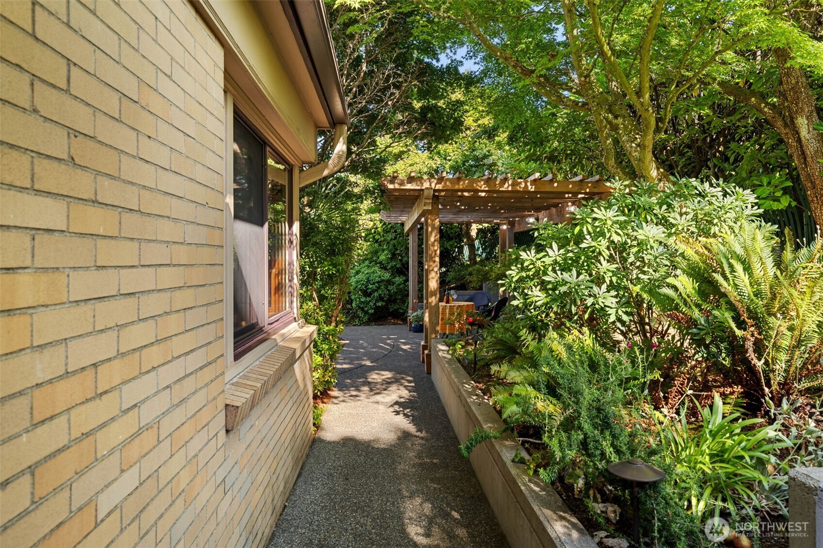 1224 N Tacoma Avenue Property Photo 10