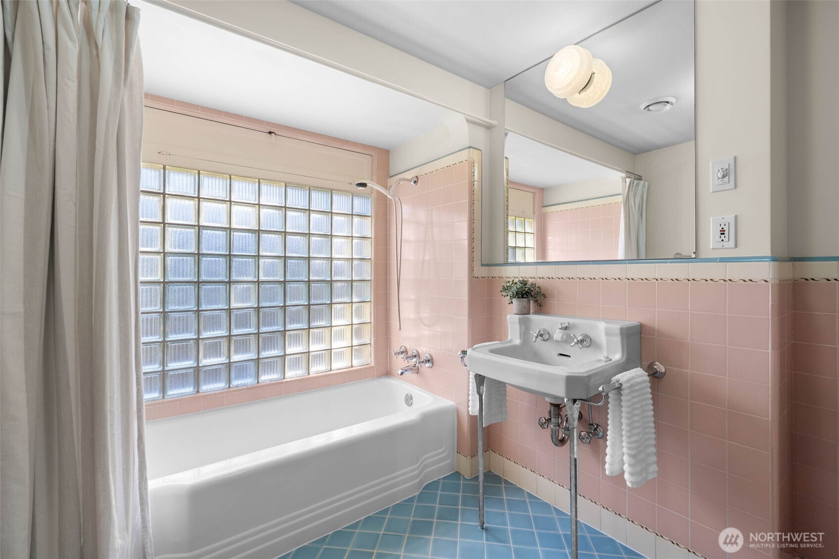 1224 N Tacoma Avenue Property Photo 33