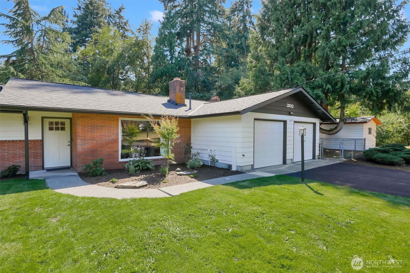 2102 Vine Road Property Photo 2