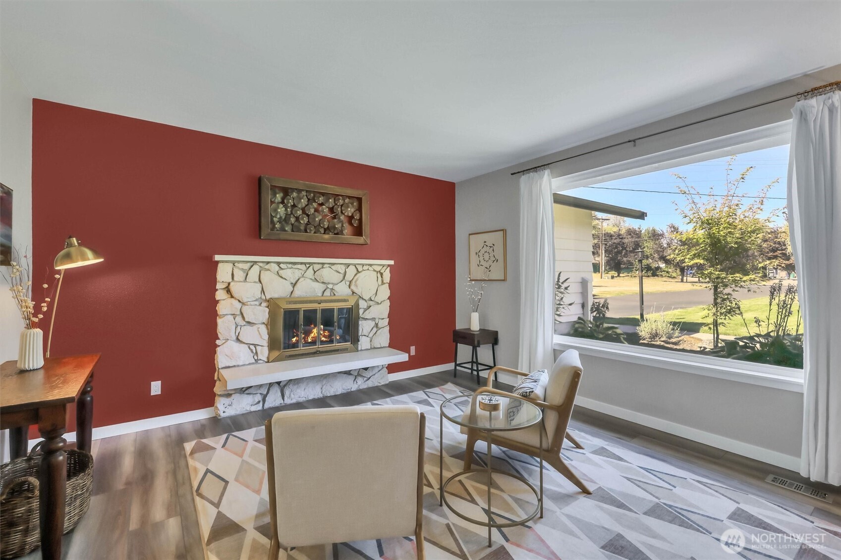 2102 Vine Road Property Photo 4