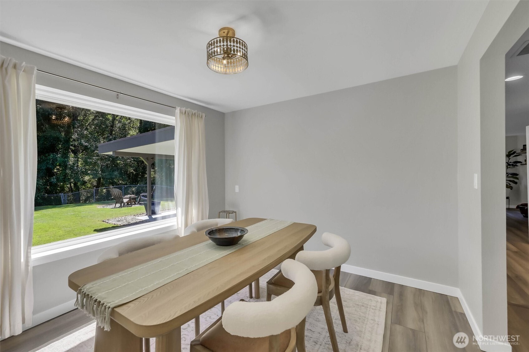 2102 Vine Road Property Photo 6