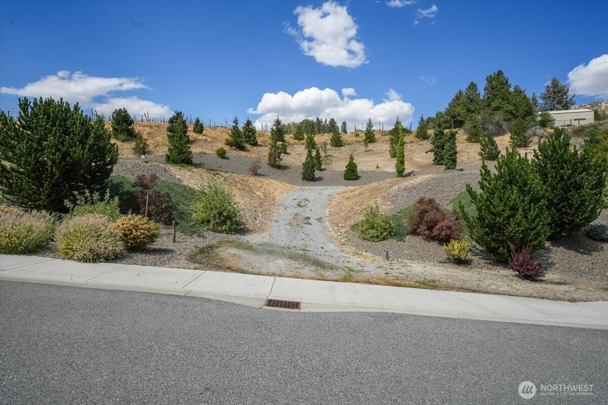 38 Madrona Lane Property Photo 6