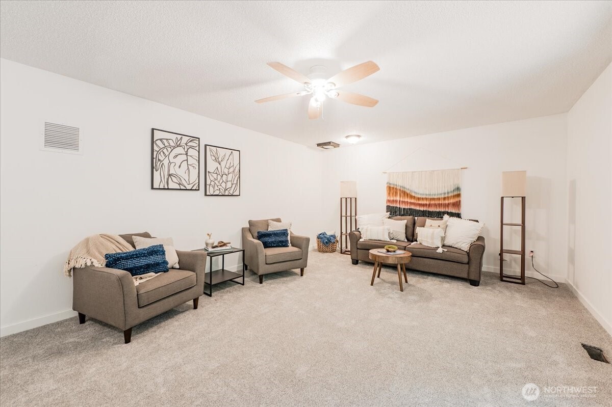 5905 147th Street Property Photo 10
