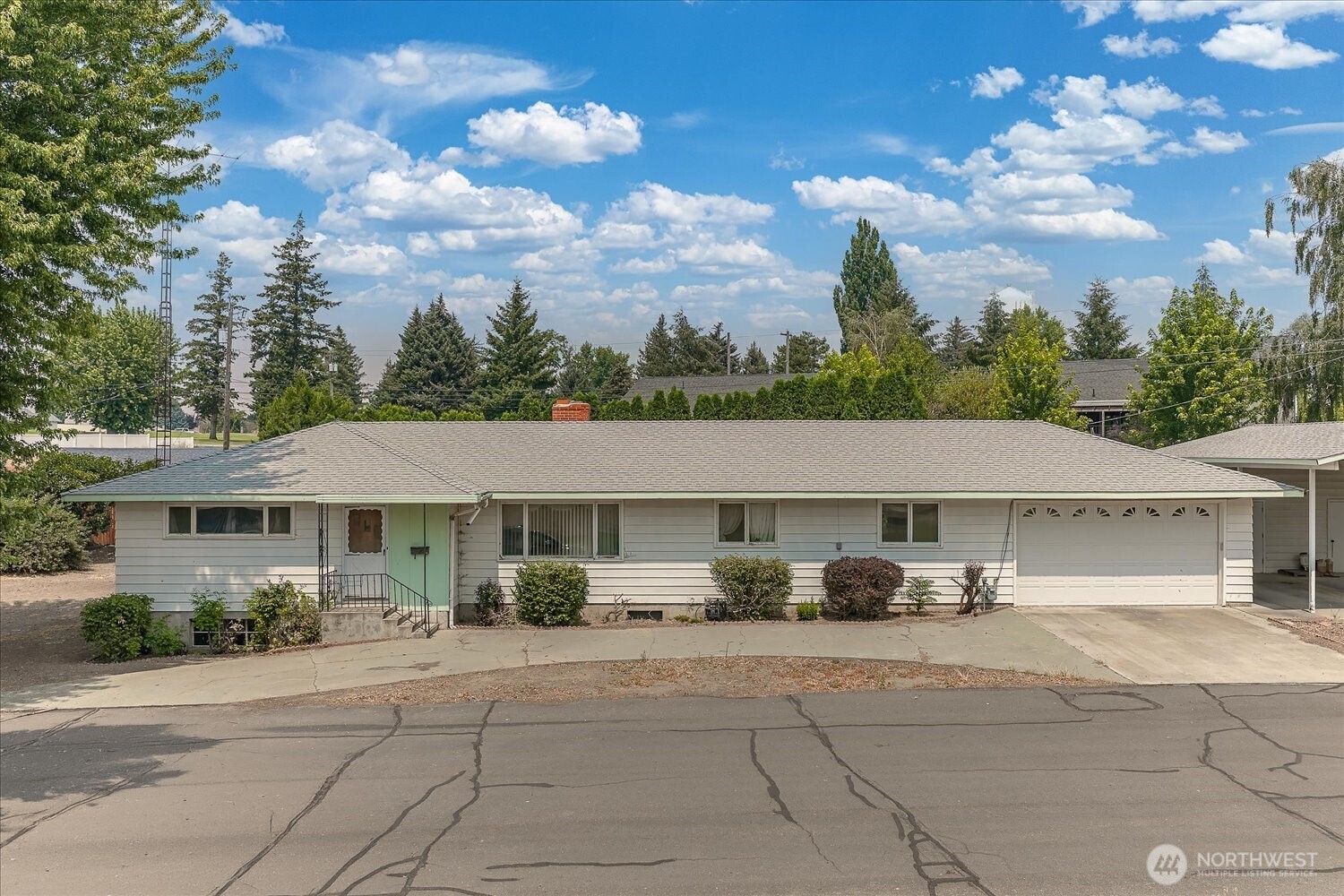1111 Par Drive Property Photo 2