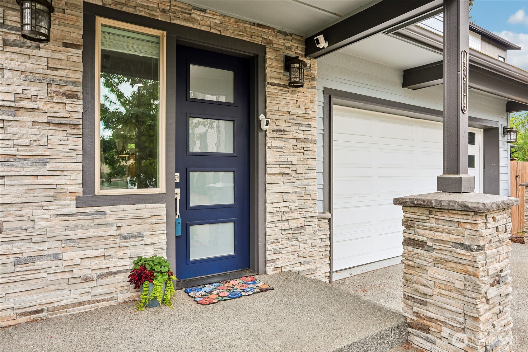 4314 137th Place Property Photo 2