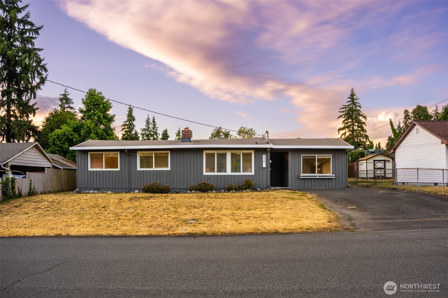 230 S 187th Street Property Photo 2