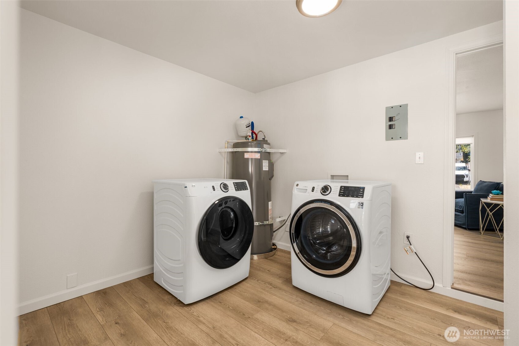 230 S 187th Street Property Photo 14