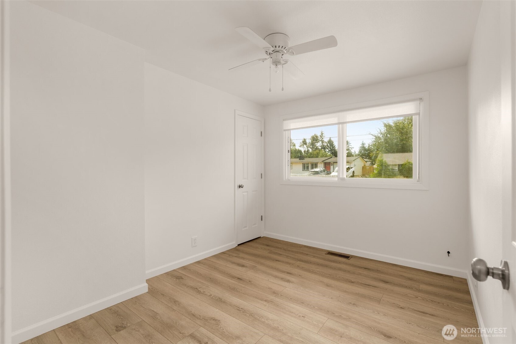 230 S 187th Street Property Photo 16