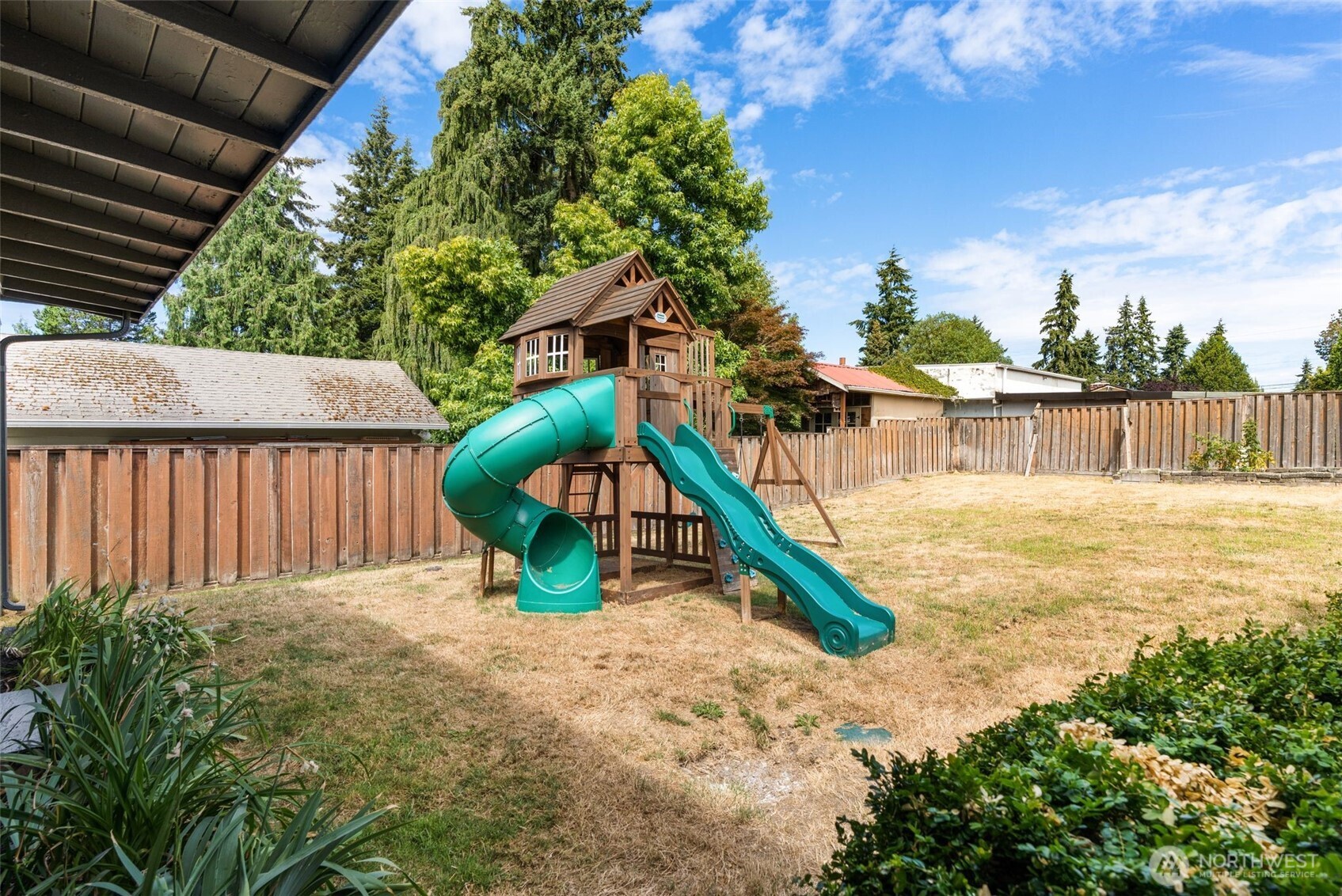 230 S 187th Street Property Photo 23