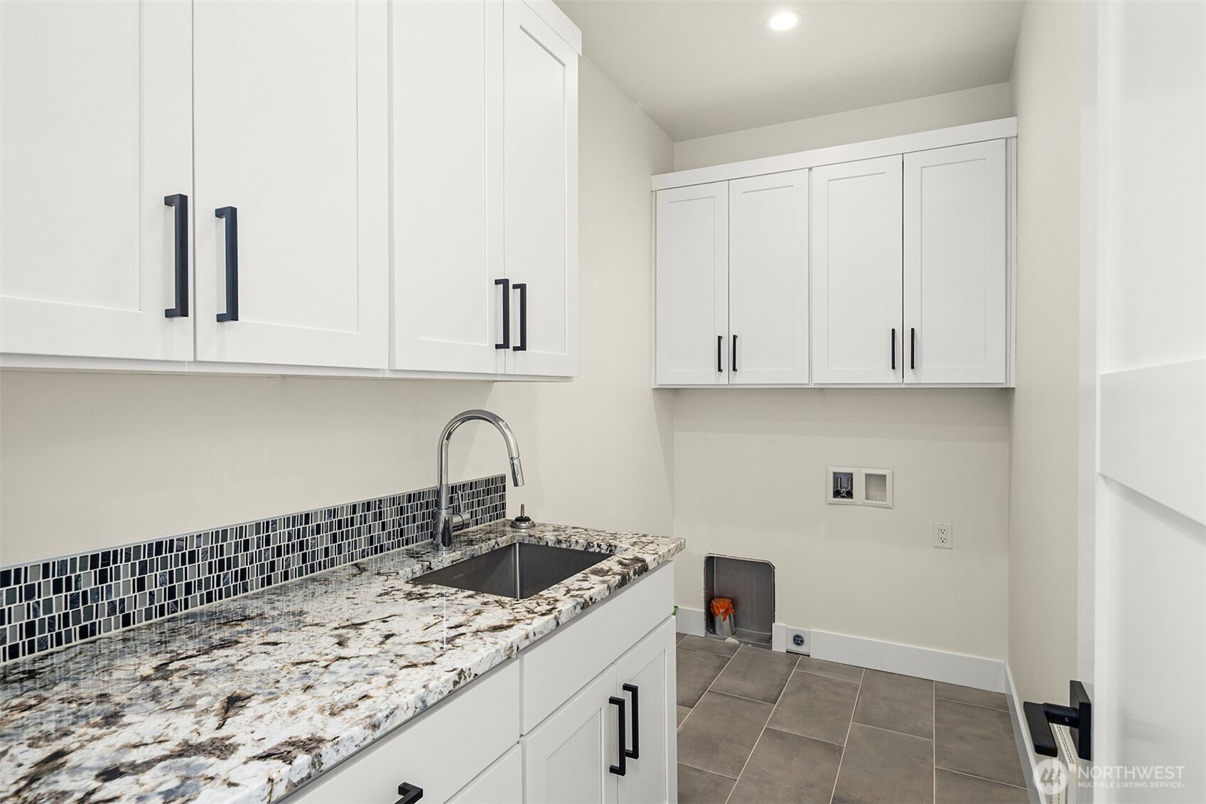 16226 E Shore Drive B Property Photo 22