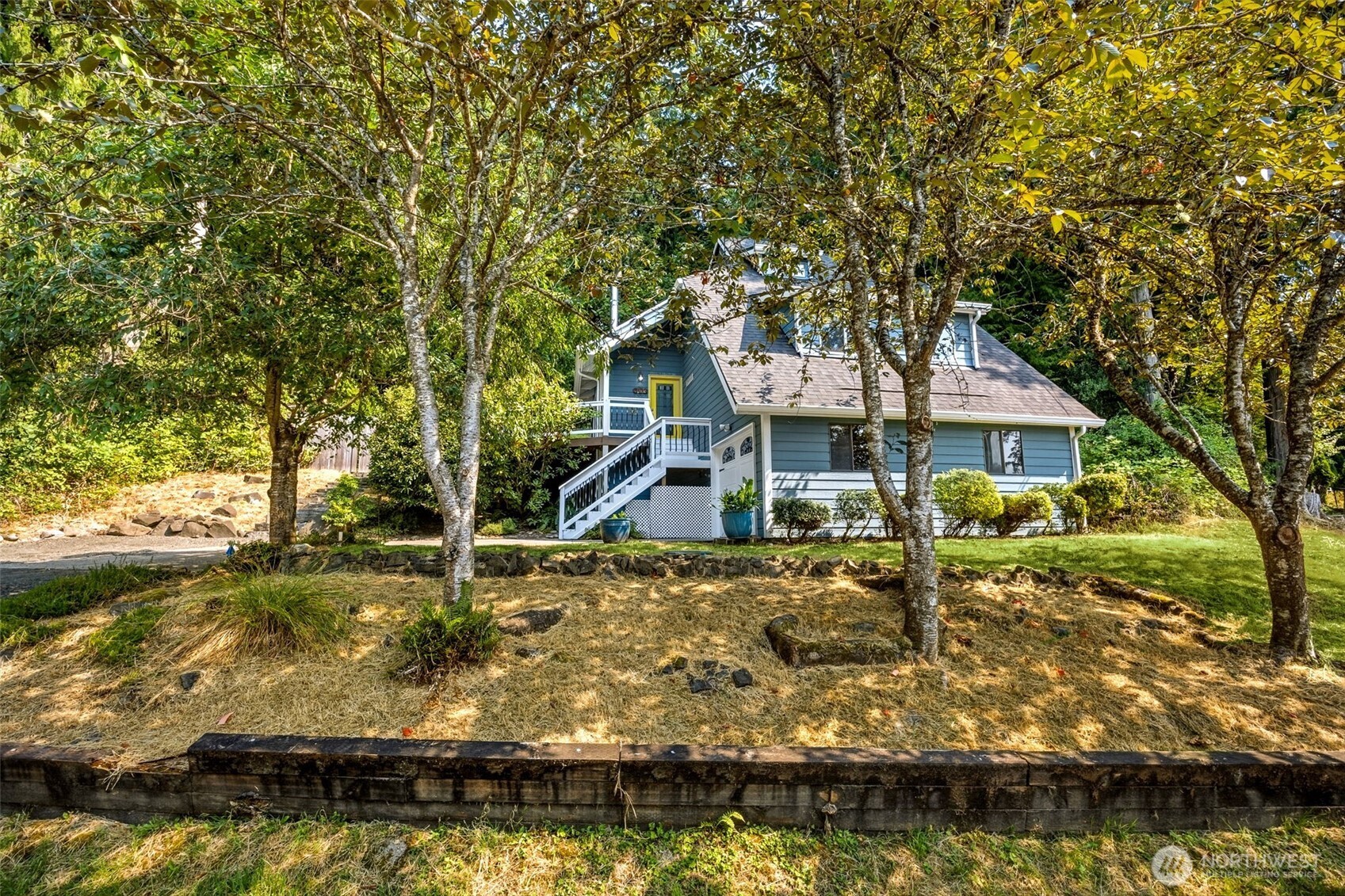 2435 Crestridge Drive Property Photo 2