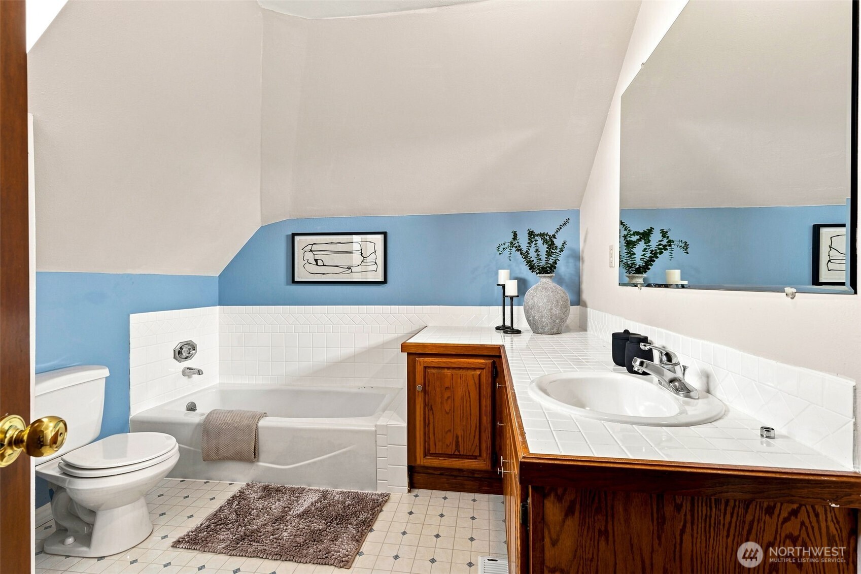 2435 Crestridge Drive Property Photo 20