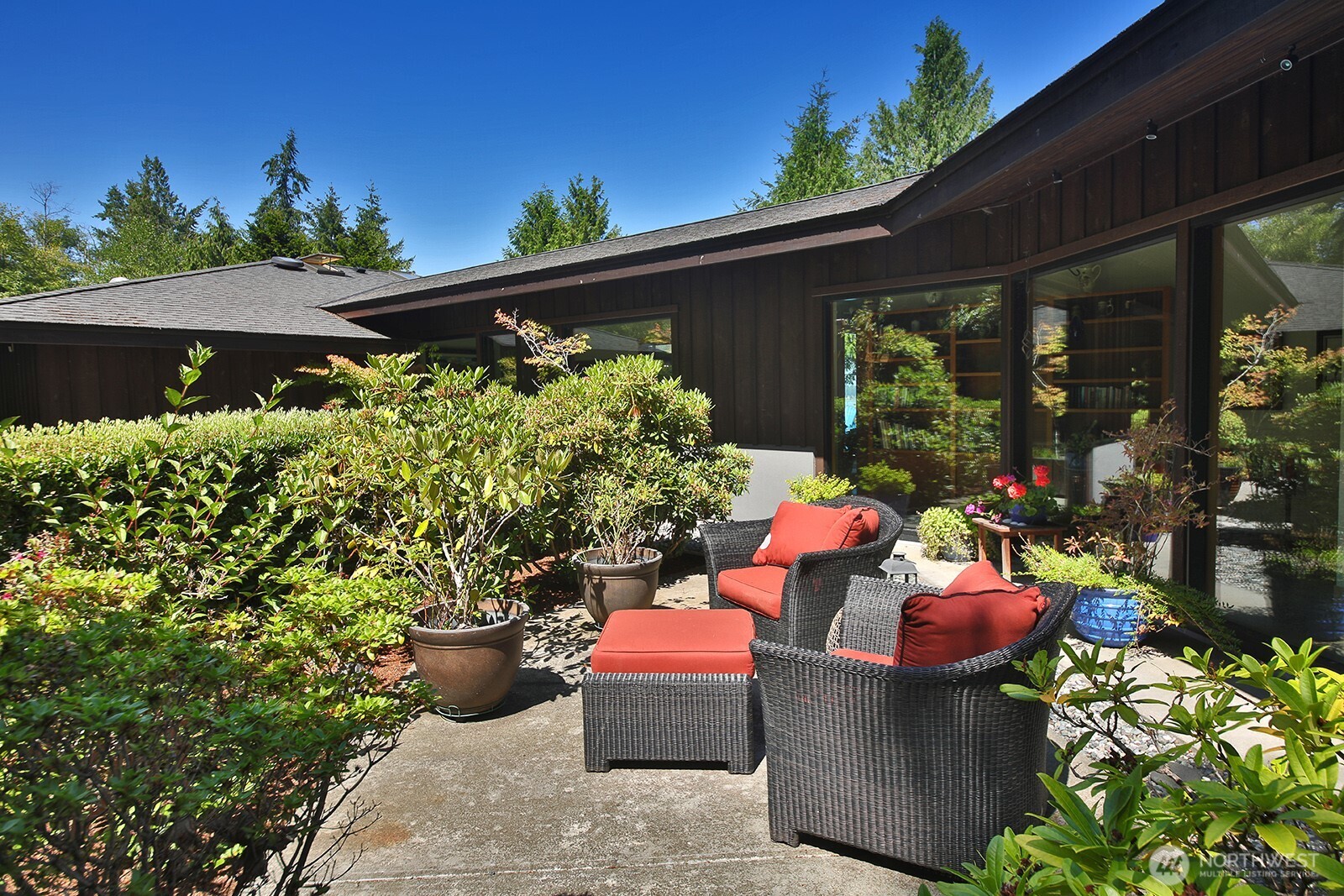 3679 Saratoga Road Property Photo 9
