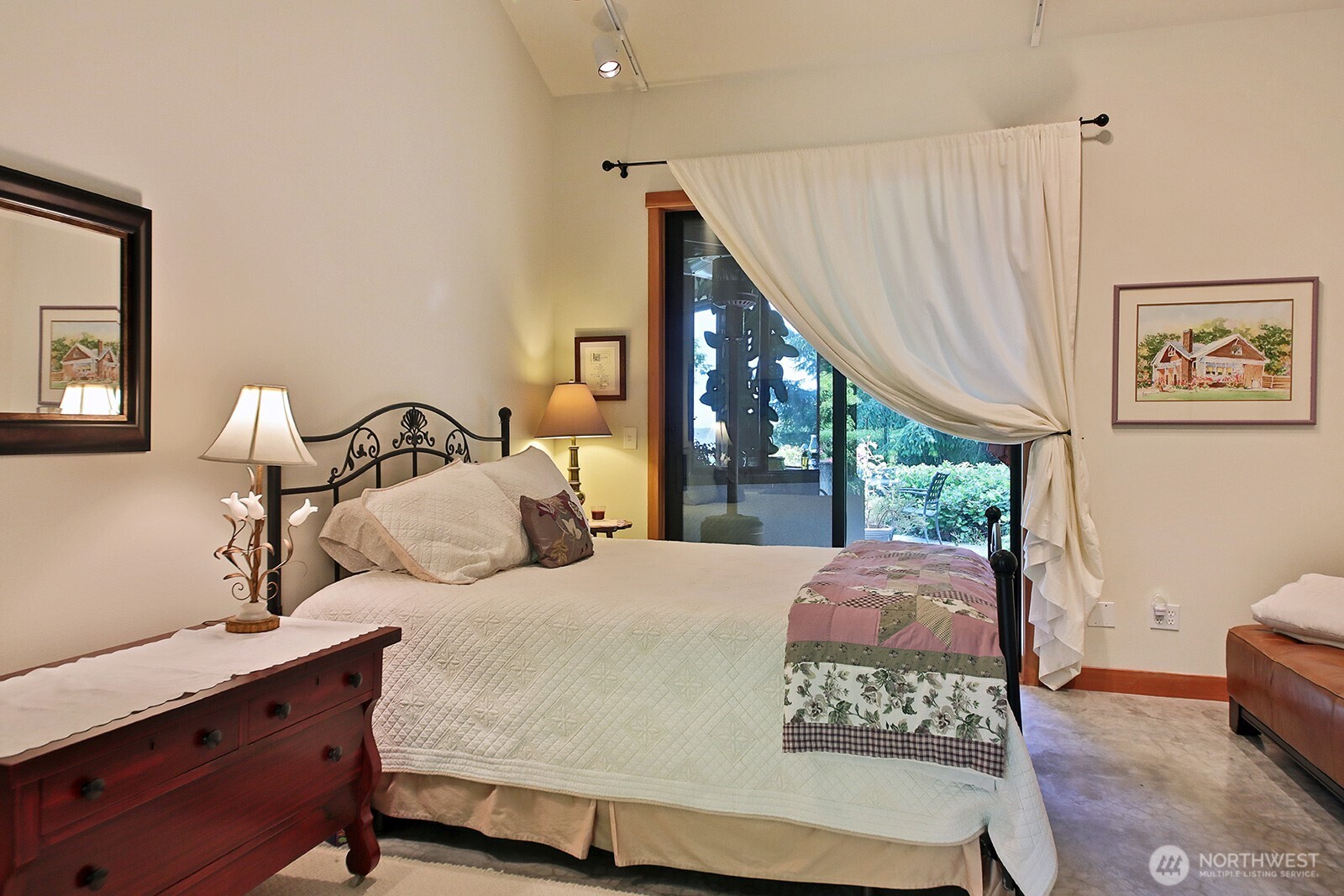 3679 Saratoga Road Property Photo 33