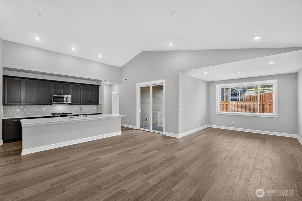 2715 Bowthorpe Street Property Photo 7