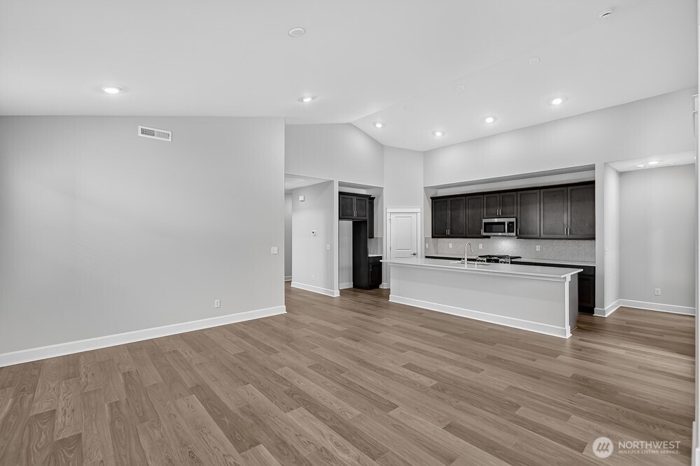 2715 Bowthorpe Street Property Photo 8