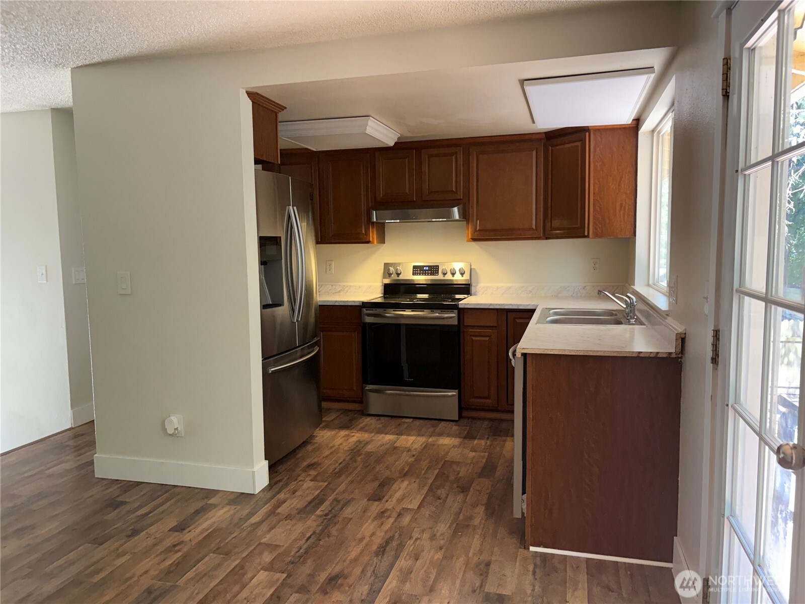 4883 Laura Lane Property Photo 10