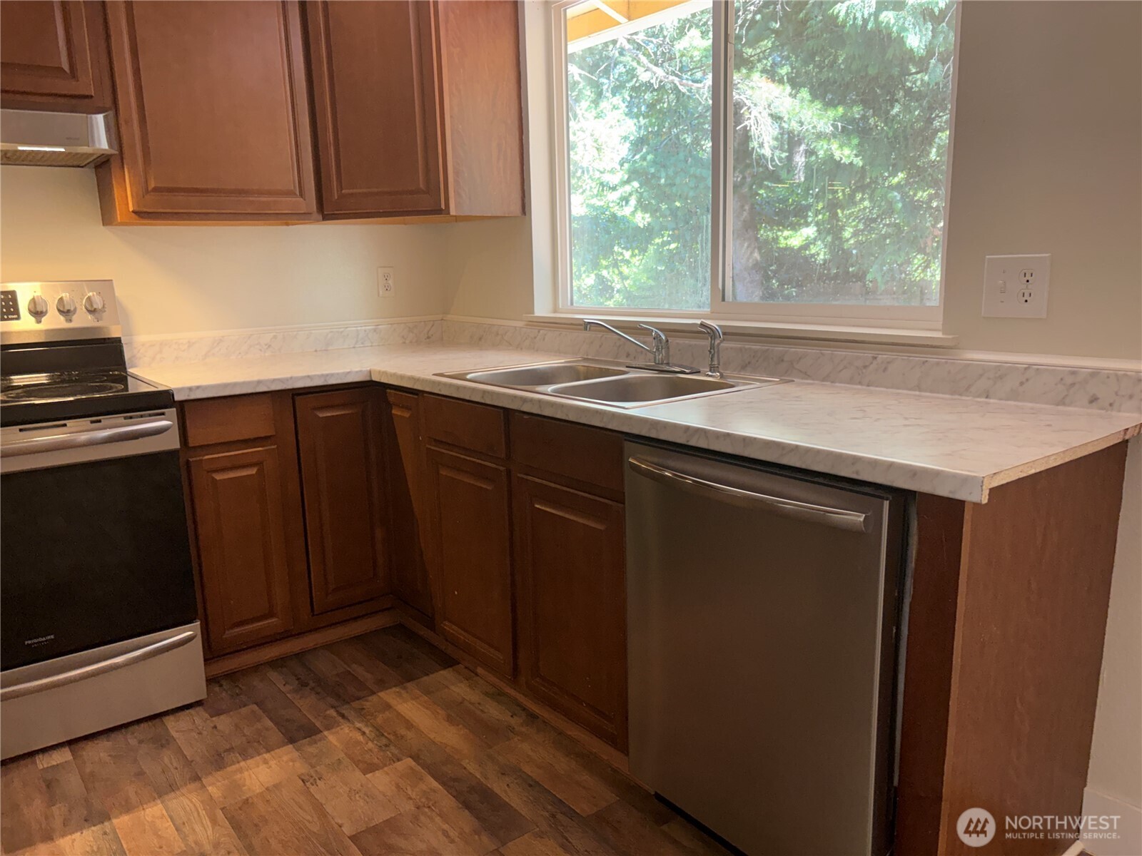 4883 Laura Lane Property Photo 11