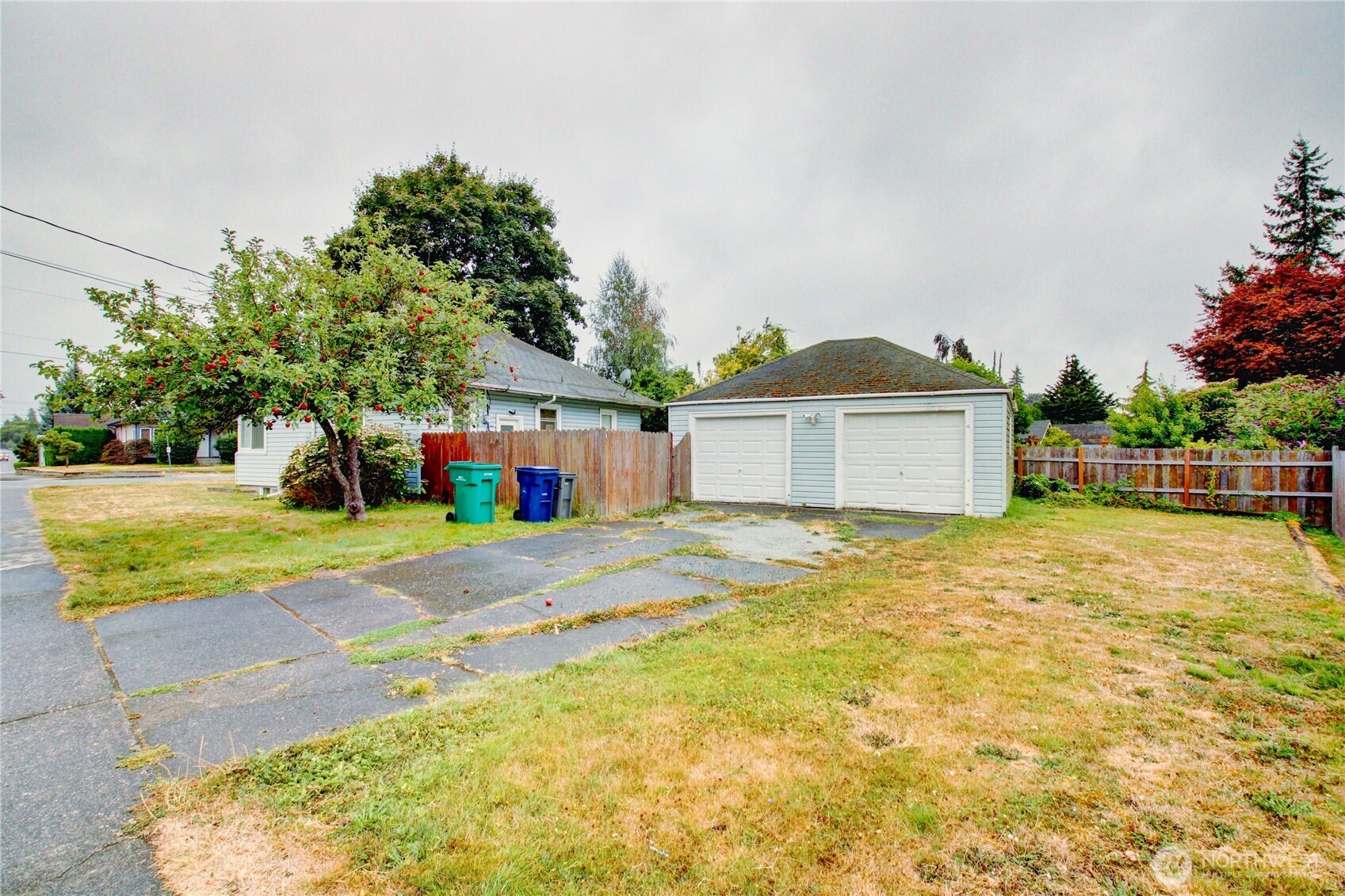1135 E Orange Avenue Property Photo 30