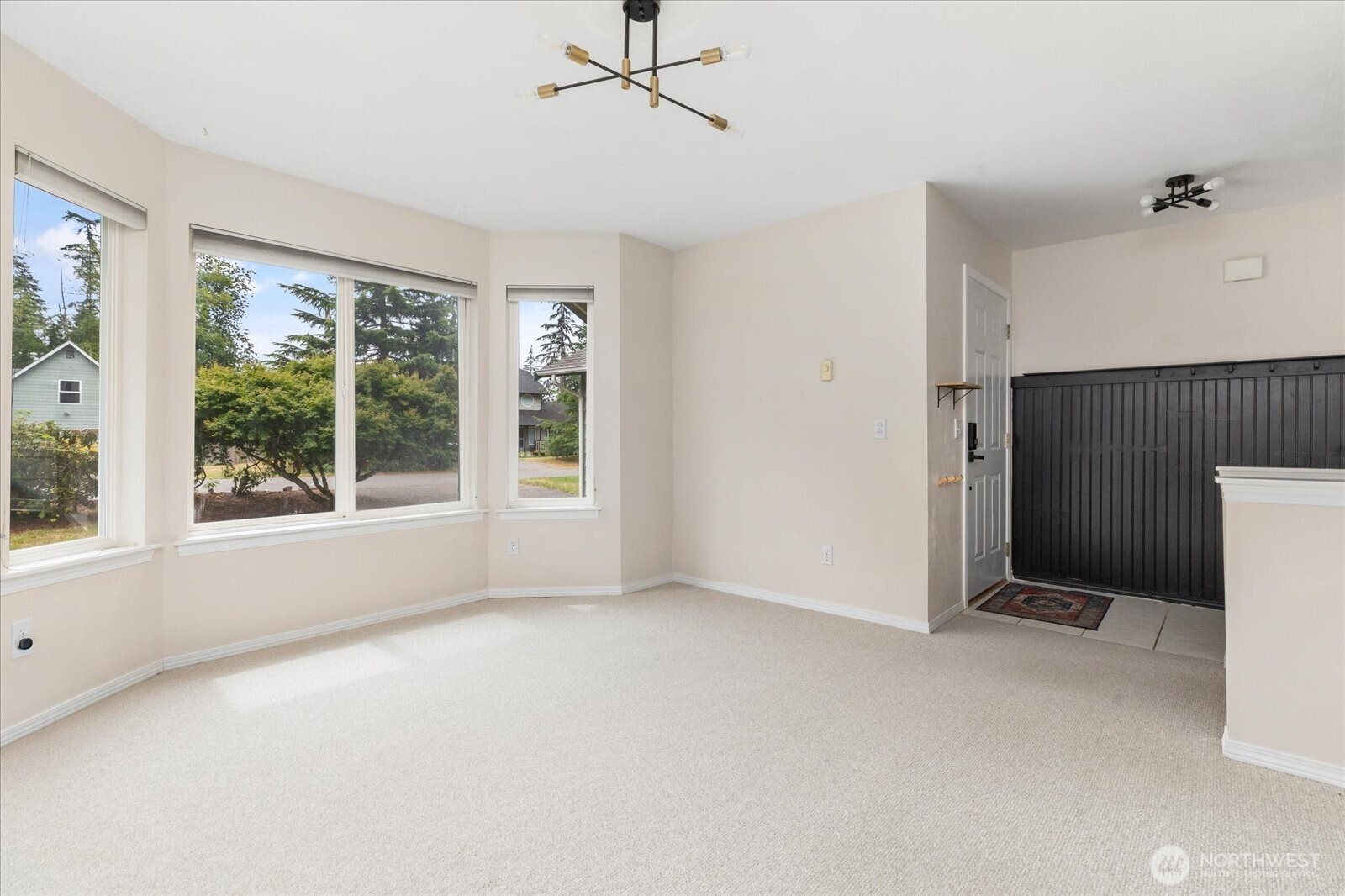 4361 Shadowood Drive Property Photo 4