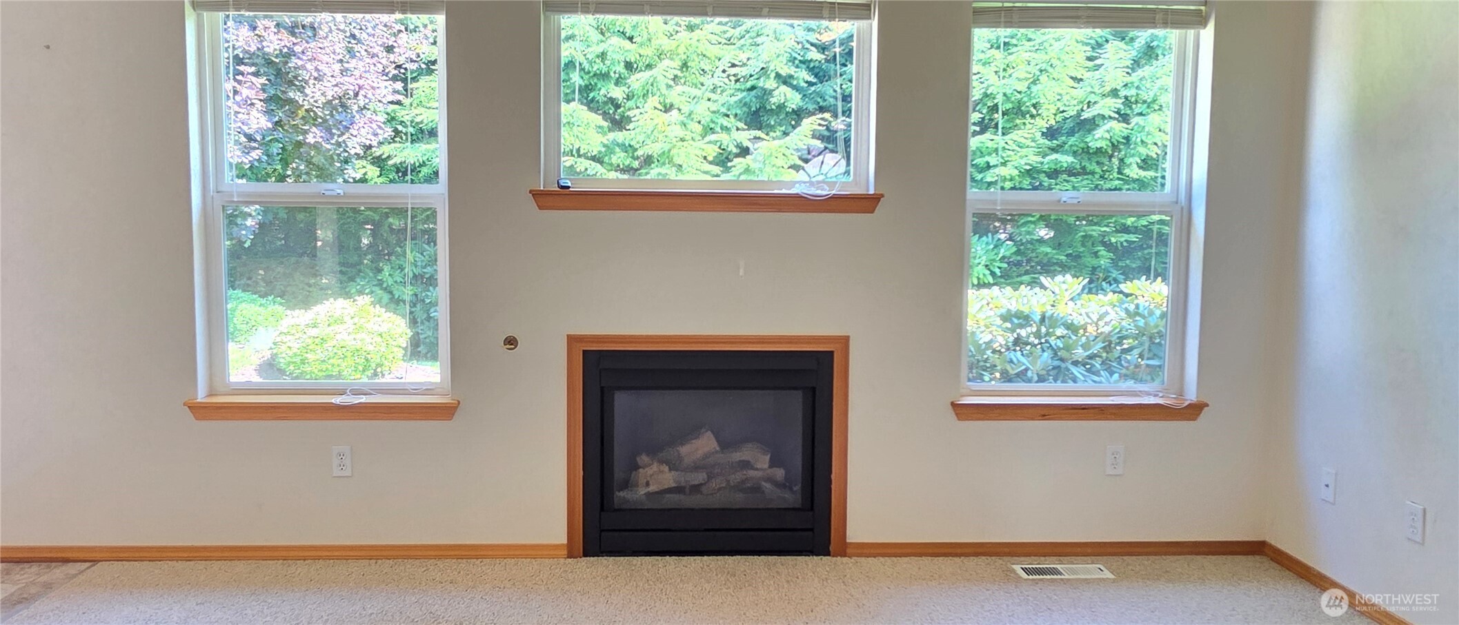 50 E Beaumont Drive #b Property Photo 6