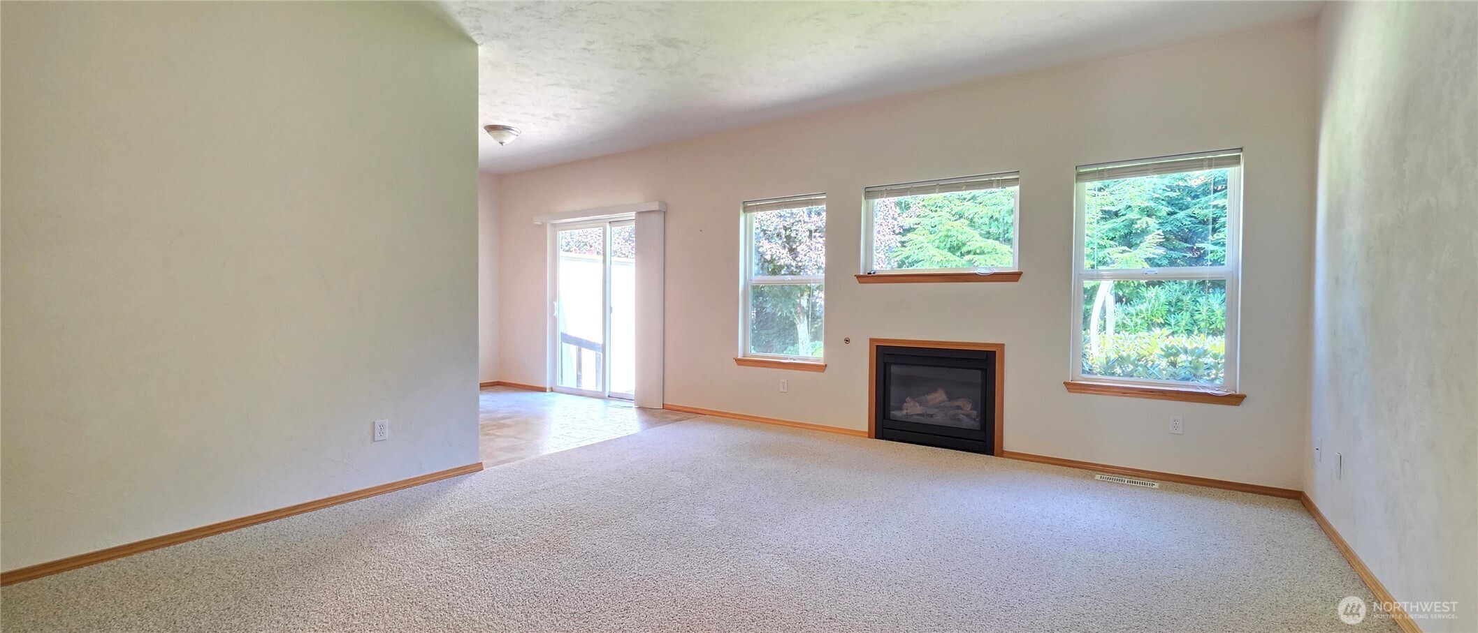 50 E Beaumont Drive #b Property Photo 9