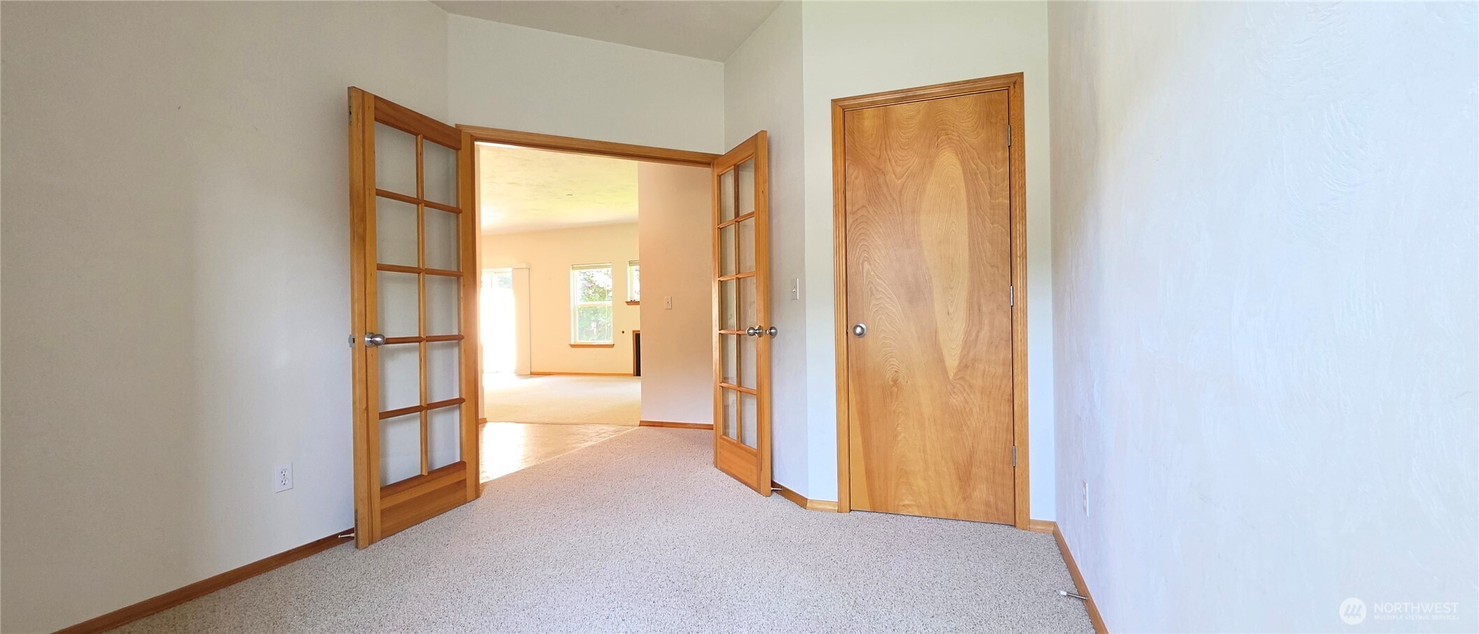 50 E Beaumont Drive #b Property Photo 13