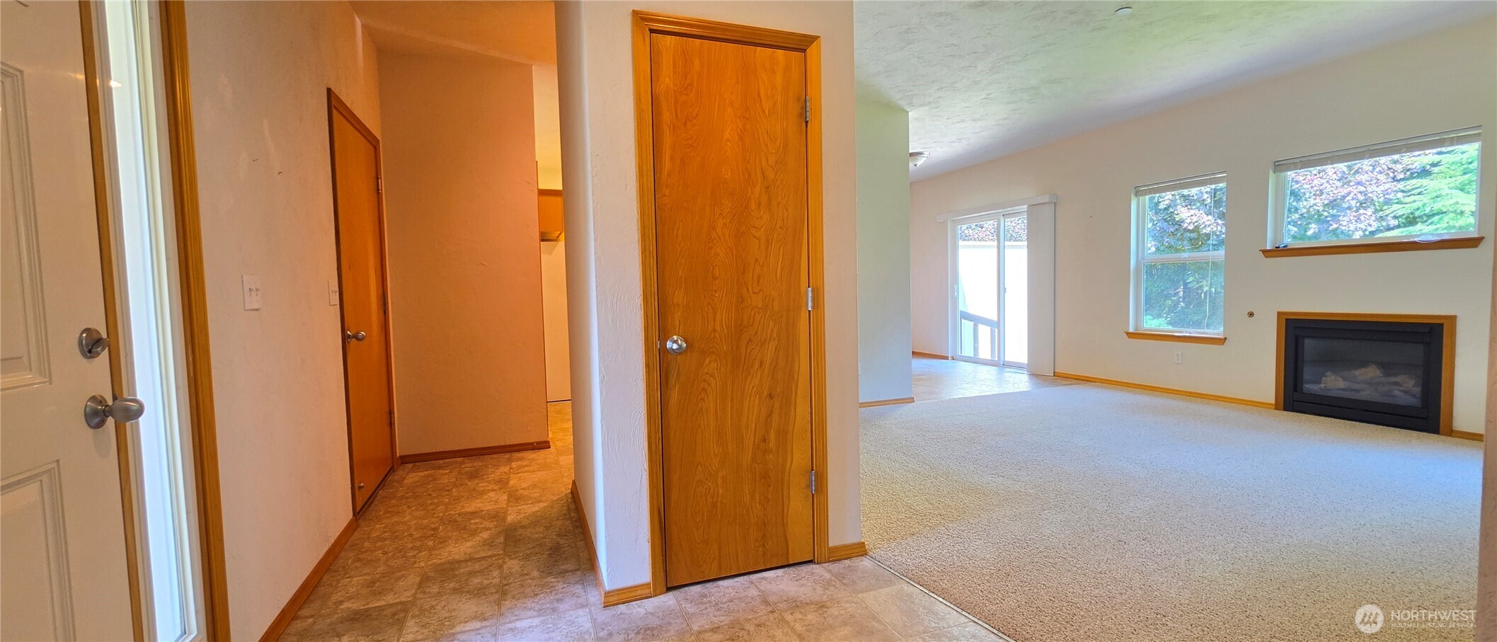 50 E Beaumont Drive #b Property Photo 14