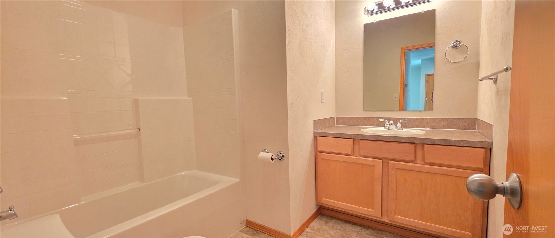 50 E Beaumont Drive #b Property Photo 16
